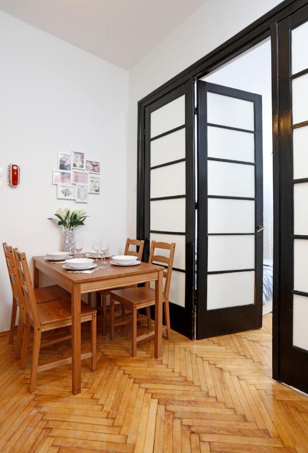 Lovely Apartment With 2 Bedrooms Bucharest Luaran gambar