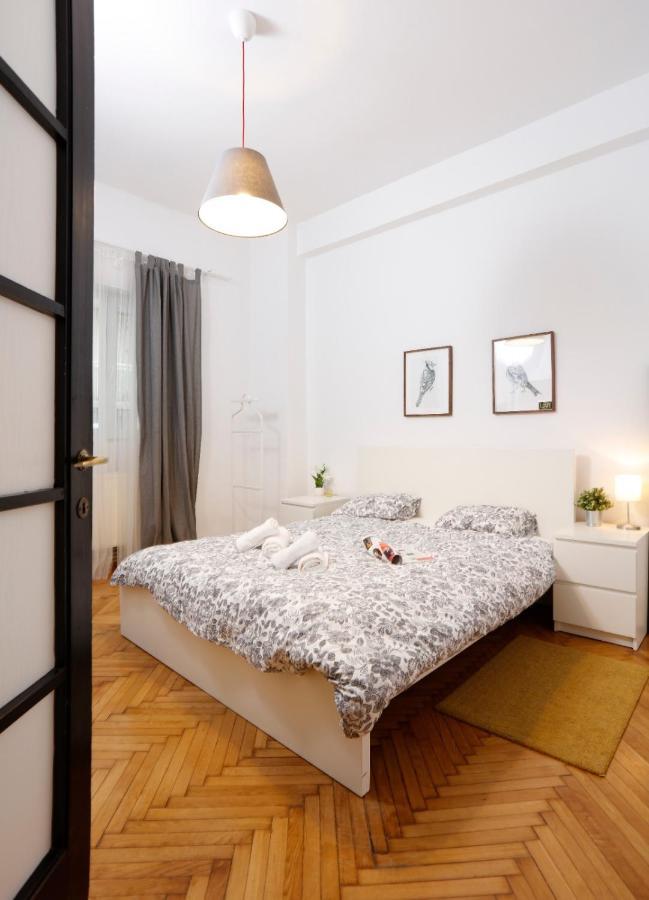 Lovely Apartment With 2 Bedrooms Bucharest Luaran gambar